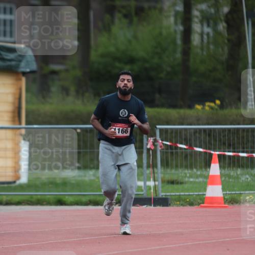 13.04.2025 - Hammer Lauf A. Gomolzig http://msf.ph/oto/7668019 13.04.2025 13:44:34 Ziel 1166, 1167 meine-sportfotos.de