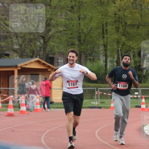 13.04.2025 - Hammer Lauf A. Gomolzig http://msf.ph/oto/7668032 13.04.2025 13:44:40 Ziel 1166, 1167 meine-sportfotos.de