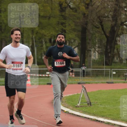 13.04.2025 - Hammer Lauf A. Gomolzig http://msf.ph/oto/7668034 13.04.2025 13:44:41 Ziel 1166, 1167 meine-sportfotos.de