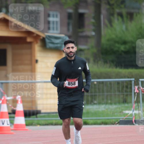 13.04.2025 - Hammer Lauf A. Gomolzig http://msf.ph/oto/7668048 13.04.2025 13:51:46 Ziel 858 meine-sportfotos.de
