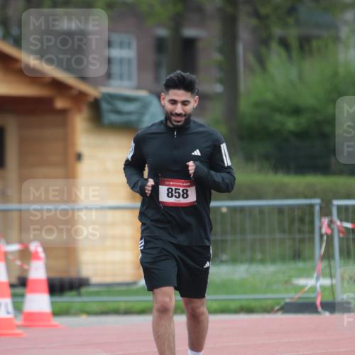 13.04.2025 - Hammer Lauf A. Gomolzig http://msf.ph/oto/7668051 13.04.2025 13:51:47 Ziel 858 meine-sportfotos.de