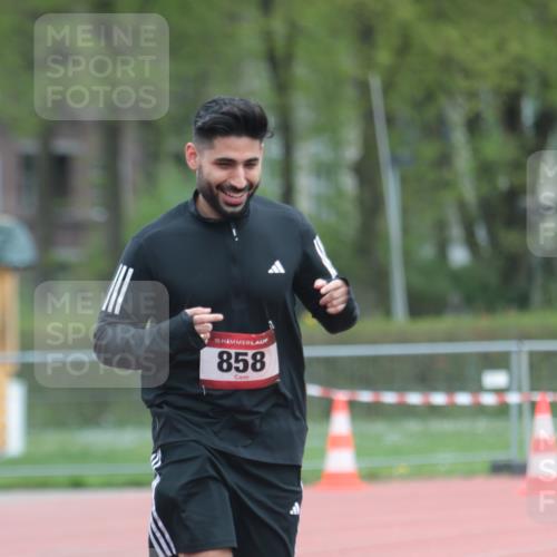 13.04.2025 - Hammer Lauf A. Gomolzig http://msf.ph/oto/7668058 13.04.2025 13:51:51 Ziel 858 meine-sportfotos.de
