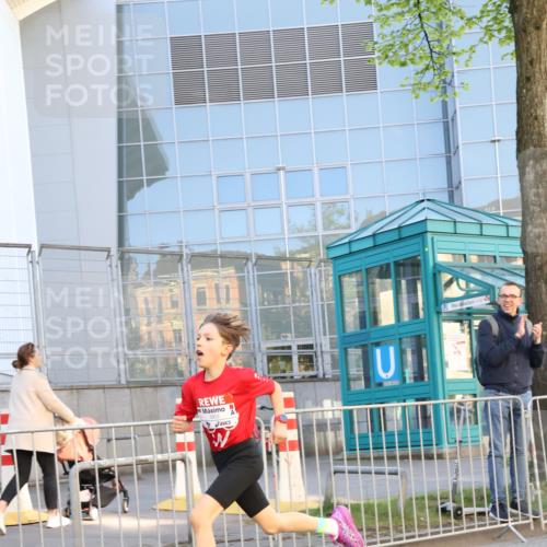 25.04.2025 - Das Zehntel Yannick Fuchs http://msf.ph/oto/7668115 26.04.2025 08:47:35 Ziel 1490, 3953 meine-sportfotos.de