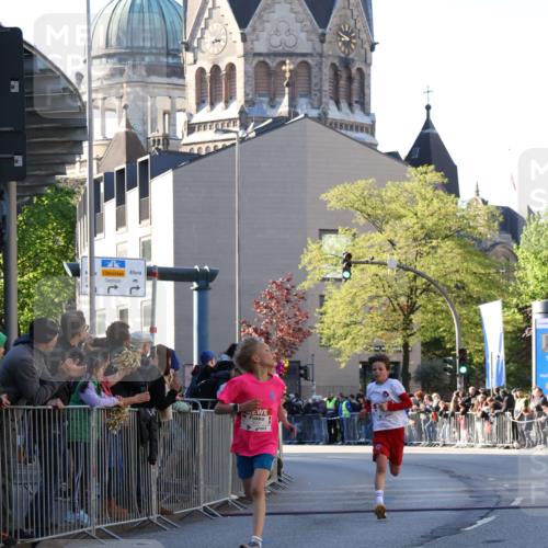 25.04.2025 - Das Zehntel Yannick Fuchs http://msf.ph/oto/7668264 26.04.2025 08:48:43 Ziel 1754, 3506 meine-sportfotos.de