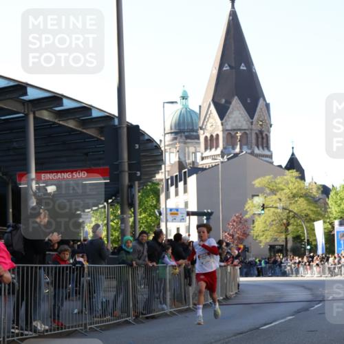25.04.2025 - Das Zehntel Yannick Fuchs http://msf.ph/oto/7668272 26.04.2025 08:48:45 Ziel 1754, 3506 meine-sportfotos.de