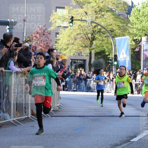 25.04.2025 - Das Zehntel Yannick Fuchs http://msf.ph/oto/7668299 26.04.2025 08:49:02 Ziel 1452, 2018, 2513, 3488, 3606, 3613, 3785 meine-sportfotos.de