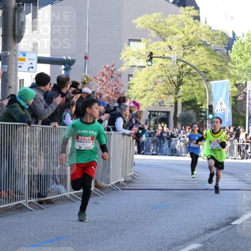 25.04.2025 - Das Zehntel Yannick Fuchs http://msf.ph/oto/7668301 26.04.2025 08:49:02 Ziel 1452, 2018, 2513, 3488, 3606, 3613, 3785 meine-sportfotos.de