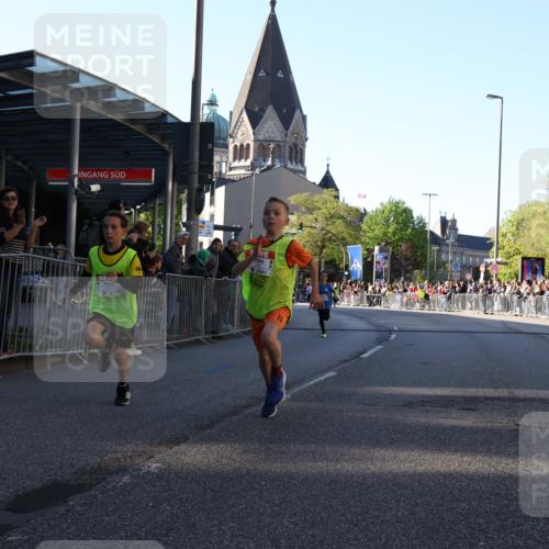 25.04.2025 - Das Zehntel Yannick Fuchs http://msf.ph/oto/7668314 26.04.2025 08:49:05 Ziel 1452, 2018, 2021, 2377, 2513, 2696, 3488, 3606, 3613 meine-sportfotos.de