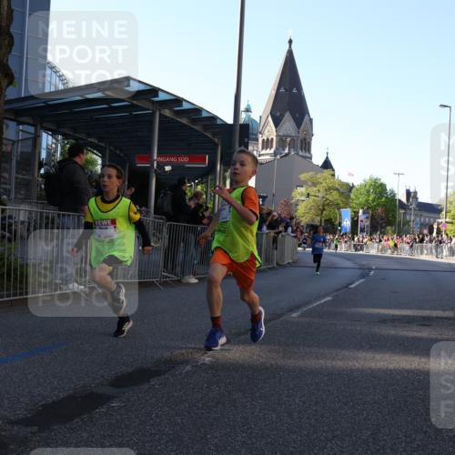 25.04.2025 - Das Zehntel Yannick Fuchs http://msf.ph/oto/7668316 26.04.2025 08:49:05 Ziel 1452, 2018, 2021, 2377, 2513, 2696, 3488, 3606, 3613 meine-sportfotos.de