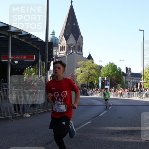 25.04.2025 - Das Zehntel Yannick Fuchs http://msf.ph/oto/7668395 26.04.2025 08:49:18 Ziel 1116, 1537, 1945, 2021, 2377, 2383, 2513, 2696, 2995, 3488 meine-sportfotos.de