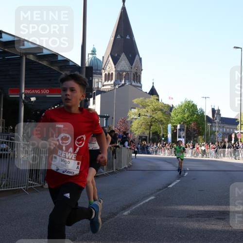 25.04.2025 - Das Zehntel Yannick Fuchs http://msf.ph/oto/7668397 26.04.2025 08:49:18 Ziel 1116, 1537, 1945, 2021, 2377, 2383, 2513, 2696, 2995, 3488 meine-sportfotos.de