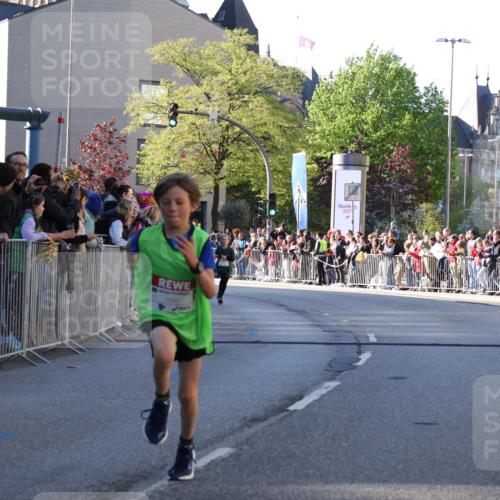 25.04.2025 - Das Zehntel Yannick Fuchs http://msf.ph/oto/7668413 26.04.2025 08:49:21 Ziel 1116, 1537, 1945, 2021, 2377, 2383, 2995 meine-sportfotos.de