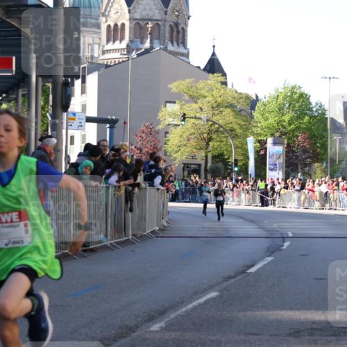 25.04.2025 - Das Zehntel Yannick Fuchs http://msf.ph/oto/7668424 26.04.2025 08:49:22 Ziel 1116, 1537, 1945, 2383, 2995, 3539, 3540 meine-sportfotos.de