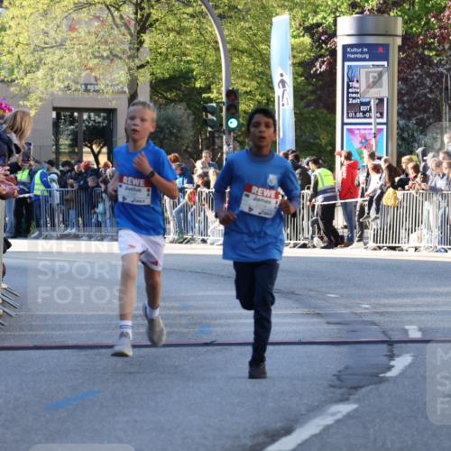 25.04.2025 - Das Zehntel Yannick Fuchs http://msf.ph/oto/7668497 26.04.2025 08:49:37 Ziel 1107, 1131, 2014, 3539, 3540 meine-sportfotos.de