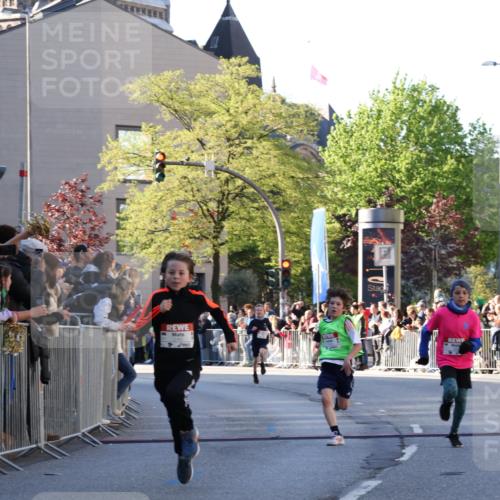 25.04.2025 - Das Zehntel Yannick Fuchs http://msf.ph/oto/7668539 26.04.2025 08:49:56 Ziel 1549, 1750, 2363, 2637, 2655, 2739, 3455 meine-sportfotos.de