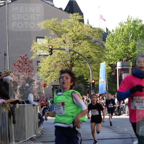 25.04.2025 - Das Zehntel Yannick Fuchs http://msf.ph/oto/7668551 26.04.2025 08:49:58 Ziel 1549, 1750, 2363, 2637, 2655, 2739, 3455 meine-sportfotos.de