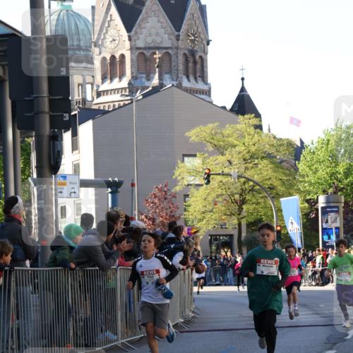 25.04.2025 - Das Zehntel Yannick Fuchs http://msf.ph/oto/7668640 26.04.2025 08:50:14 Ziel 1283, 2098, 2103, 2208, 2349, 2492, 2517, 2728, 2800, 2849, 2855, 2874, 3233, 3445, 3485, 3527, 3528, 3872 meine-sportfotos.de