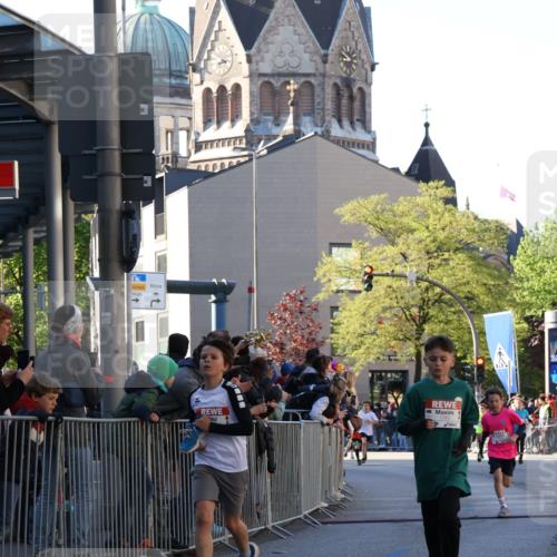 25.04.2025 - Das Zehntel Yannick Fuchs http://msf.ph/oto/7668644 26.04.2025 08:50:15 Ziel 1283, 2098, 2103, 2208, 2349, 2397, 2492, 2517, 2728, 2800, 2849, 2855, 2874, 3233, 3445, 3485, 3527, 3528, 3774, 3812, 3872 meine-sportfotos.de