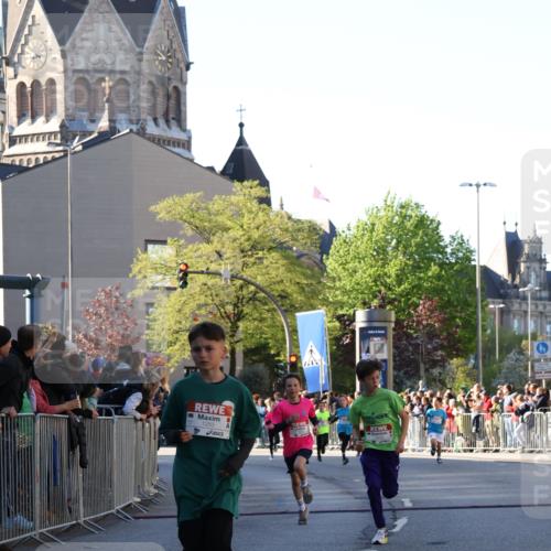 25.04.2025 - Das Zehntel Yannick Fuchs http://msf.ph/oto/7668653 26.04.2025 08:50:16 Ziel 1283, 2098, 2103, 2208, 2349, 2397, 2492, 2517, 2728, 2800, 2849, 2855, 2874, 3233, 3445, 3485, 3527, 3528, 3774, 3812, 3872 meine-sportfotos.de