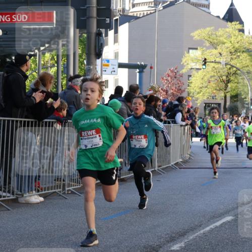 25.04.2025 - Das Zehntel Yannick Fuchs http://msf.ph/oto/7668730 26.04.2025 08:50:31 Ziel 1458, 1473, 1476, 1884, 2156, 2166, 2397, 2800, 2849, 2852, 2855, 2903, 2920, 2935, 3210, 3214, 3445, 3520, 3774, 3812, 3849, 3872 meine-sportfotos.de