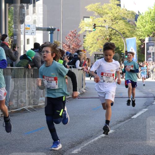 25.04.2025 - Das Zehntel Yannick Fuchs http://msf.ph/oto/7668793 26.04.2025 08:50:37 Ziel 1114, 1473, 1476, 2156, 2166, 2392, 2643, 2711, 2731, 2852, 2903, 2920, 2935, 3210, 3214, 3520 meine-sportfotos.de