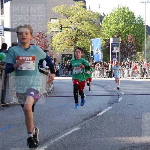 25.04.2025 - Das Zehntel Yannick Fuchs http://msf.ph/oto/7668811 26.04.2025 08:50:39 Ziel 1114, 1473, 1476, 2156, 2392, 2643, 2711, 2731, 2852, 2903, 2920, 2935, 3214 meine-sportfotos.de