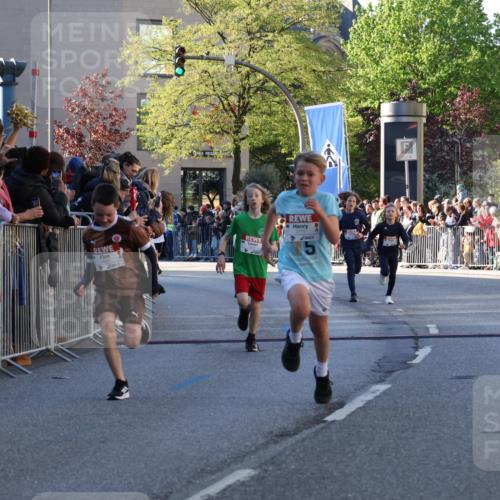 25.04.2025 - Das Zehntel Yannick Fuchs http://msf.ph/oto/7668827 26.04.2025 08:50:42 Ziel 1114, 1473, 1476, 2392, 2643, 2711, 2731, 2734, 2840, 2852, 2903, 2920, 2935, 3214, 3782 meine-sportfotos.de