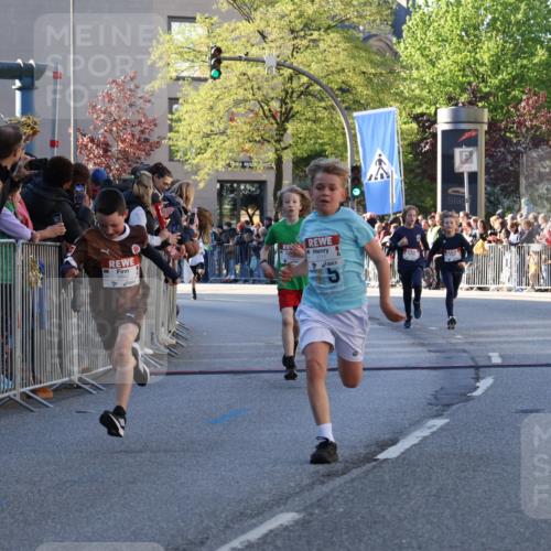 25.04.2025 - Das Zehntel Yannick Fuchs http://msf.ph/oto/7668829 26.04.2025 08:50:42 Ziel 1114, 1473, 1476, 2392, 2643, 2711, 2731, 2734, 2840, 2852, 2903, 2920, 2935, 3214, 3782 meine-sportfotos.de