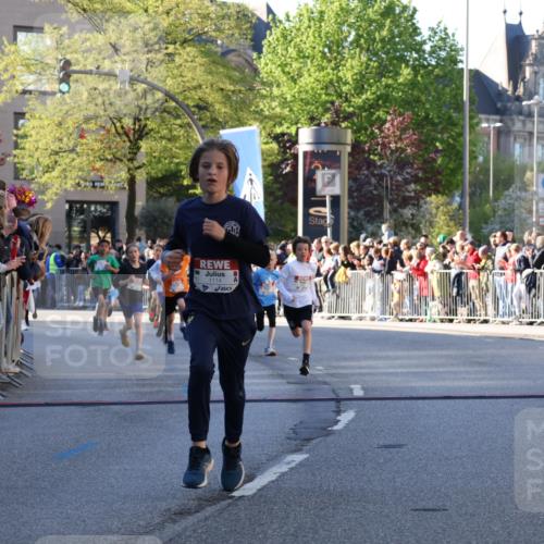 25.04.2025 - Das Zehntel Yannick Fuchs http://msf.ph/oto/7668872 26.04.2025 08:50:48 Ziel 1080, 1087, 1114, 1484, 1748, 1781, 1787, 2321, 2325, 2392, 2643, 2711, 2731, 2734, 2778, 2795, 2832, 2840, 3782, 3865 meine-sportfotos.de