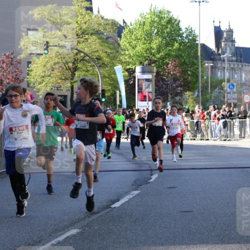 25.04.2025 - Das Zehntel Yannick Fuchs http://msf.ph/oto/7668917 26.04.2025 08:50:55 Ziel 1080, 1087, 1484, 1748, 1781, 1787, 1922, 2321, 2325, 2356, 2709, 2718, 2734, 2778, 2795, 2827, 2832, 2840, 3040, 3231, 3782, 3865 meine-sportfotos.de