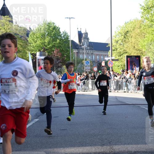 25.04.2025 - Das Zehntel Yannick Fuchs http://msf.ph/oto/7668962 26.04.2025 08:50:59 Ziel 1080, 1087, 1484, 1748, 1781, 1787, 1922, 2321, 2325, 2356, 2474, 2709, 2718, 2734, 2778, 2795, 2827, 2832, 2919, 3040, 3231, 3415, 3782, 3865 meine-sportfotos.de