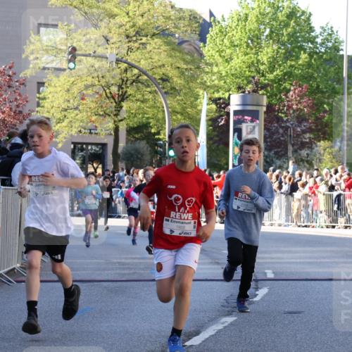 25.04.2025 - Das Zehntel Yannick Fuchs http://msf.ph/oto/7668983 26.04.2025 08:51:03 Ziel 1080, 1748, 1781, 1787, 1922, 2309, 2356, 2474, 2667, 2672, 2709, 2718, 2778, 2795, 2827, 2832, 2914, 2919, 3040, 3231, 3415, 3710, 3808 meine-sportfotos.de