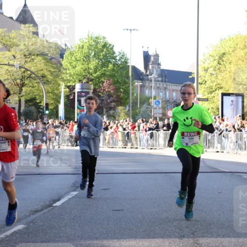 25.04.2025 - Das Zehntel Yannick Fuchs http://msf.ph/oto/7668989 26.04.2025 08:51:04 Ziel 1748, 1781, 1787, 1922, 2309, 2356, 2474, 2667, 2672, 2709, 2718, 2778, 2795, 2827, 2832, 2914, 2919, 3040, 3231, 3415, 3710, 3808 meine-sportfotos.de