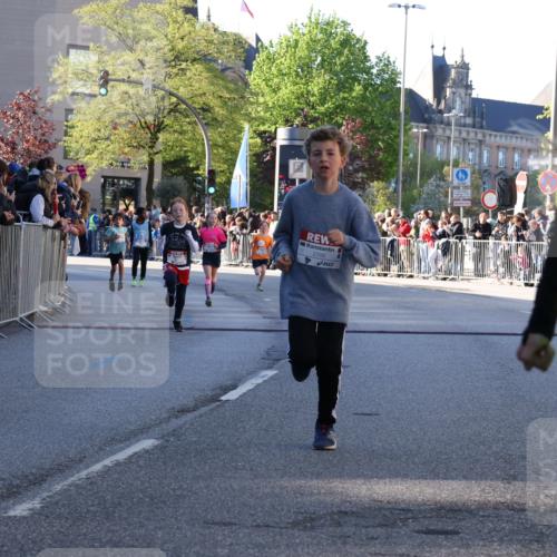 25.04.2025 - Das Zehntel Yannick Fuchs http://msf.ph/oto/7668999 26.04.2025 08:51:05 Ziel 1781, 1787, 1922, 2309, 2356, 2474, 2667, 2672, 2709, 2718, 2778, 2827, 2832, 2914, 2919, 3040, 3231, 3415, 3710, 3808 meine-sportfotos.de