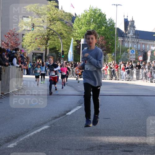 25.04.2025 - Das Zehntel Yannick Fuchs http://msf.ph/oto/7669001 26.04.2025 08:51:05 Ziel 1781, 1787, 1922, 2309, 2356, 2474, 2667, 2672, 2709, 2718, 2778, 2827, 2832, 2914, 2919, 3040, 3231, 3415, 3710, 3808 meine-sportfotos.de