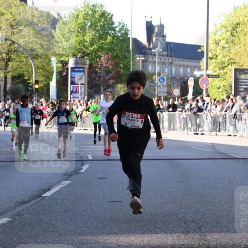 25.04.2025 - Das Zehntel Yannick Fuchs http://msf.ph/oto/7669041 26.04.2025 08:51:15 Ziel 1177, 1488, 1546, 1757, 2010, 2213, 2309, 2348, 2621, 2667, 2672, 2848, 2914, 2919, 3049, 3066, 3097, 3099, 3188, 3415, 3710, 3808, 3877 meine-sportfotos.de