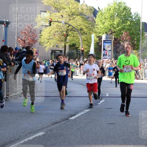 25.04.2025 - Das Zehntel Yannick Fuchs http://msf.ph/oto/7669066 26.04.2025 08:51:20 Ziel 1177, 1488, 1546, 1621, 1757, 1943, 2010, 2213, 2348, 2481, 2505, 2621, 2644, 2684, 2700, 2848, 2853, 2907, 2960, 2975, 3049, 3066, 3097, 3099, 3188, 3538, 3856, 3877 meine-sportfotos.de