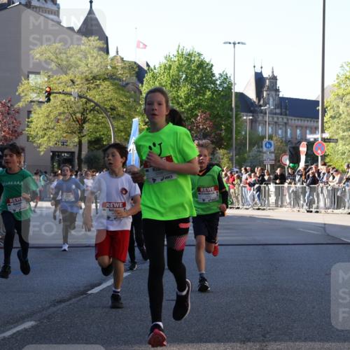 25.04.2025 - Das Zehntel Yannick Fuchs http://msf.ph/oto/7669077 26.04.2025 08:51:22 Ziel 1171, 1177, 1488, 1546, 1621, 1757, 1943, 2010, 2213, 2348, 2481, 2505, 2621, 2644, 2684, 2700, 2848, 2853, 2907, 2960, 2975, 3049, 3066, 3097, 3099, 3188, 3486, 3538, 3856, 3877 meine-sportfotos.de