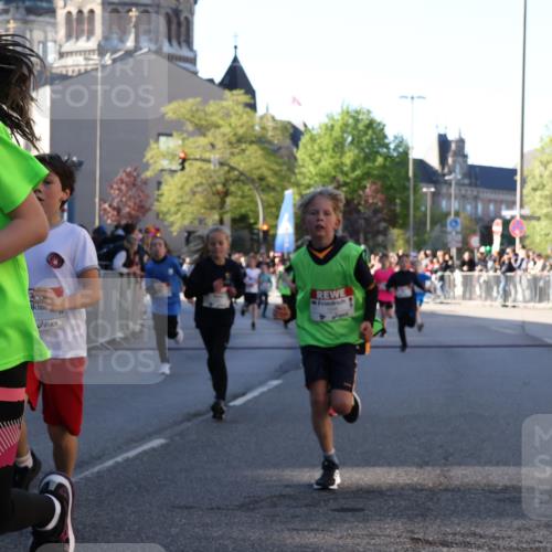 25.04.2025 - Das Zehntel Yannick Fuchs http://msf.ph/oto/7669083 26.04.2025 08:51:23 Ziel 1112, 1113, 1171, 1177, 1488, 1546, 1621, 1757, 1943, 2010, 2213, 2348, 2481, 2505, 2621, 2644, 2684, 2700, 2779, 2848, 2853, 2907, 2960, 2975, 3049, 3066, 3097, 3099, 3188, 3486, 3538, 3856, 3877 meine-sportfotos.de