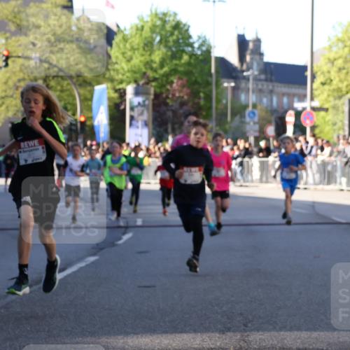 25.04.2025 - Das Zehntel Yannick Fuchs http://msf.ph/oto/7669096 26.04.2025 08:51:25 Ziel 1112, 1113, 1171, 1177, 1488, 1546, 1621, 1757, 1943, 2010, 2213, 2481, 2505, 2621, 2644, 2684, 2700, 2779, 2853, 2907, 2960, 2975, 3049, 3066, 3097, 3486, 3538, 3856, 3877 meine-sportfotos.de