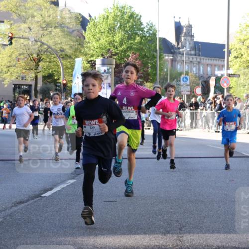 25.04.2025 - Das Zehntel Yannick Fuchs http://msf.ph/oto/7669099 26.04.2025 08:51:26 Ziel 1112, 1113, 1171, 1177, 1488, 1546, 1621, 1757, 1939, 1943, 2010, 2213, 2481, 2505, 2621, 2644, 2684, 2700, 2779, 2853, 2907, 2960, 2975, 3049, 3066, 3097, 3486, 3538, 3720, 3856, 3877 meine-sportfotos.de
