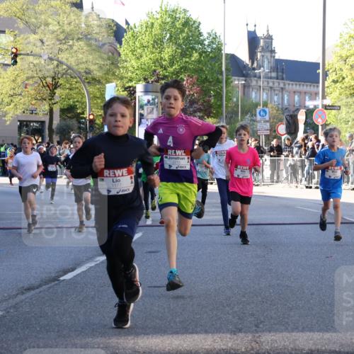 25.04.2025 - Das Zehntel Yannick Fuchs http://msf.ph/oto/7669101 26.04.2025 08:51:26 Ziel 1112, 1113, 1171, 1177, 1488, 1546, 1621, 1757, 1939, 1943, 2010, 2213, 2481, 2505, 2621, 2644, 2684, 2700, 2779, 2853, 2907, 2960, 2975, 3049, 3066, 3097, 3486, 3538, 3720, 3856, 3877 meine-sportfotos.de