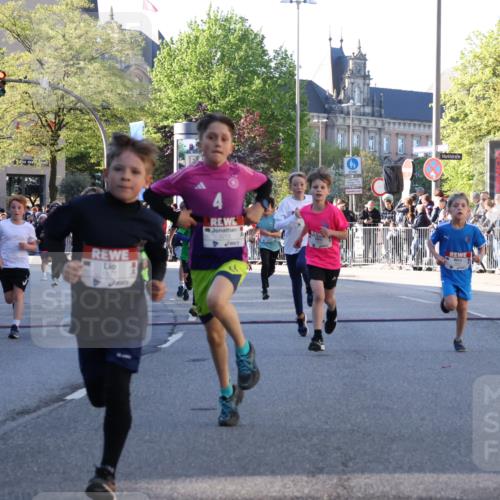 25.04.2025 - Das Zehntel Yannick Fuchs http://msf.ph/oto/7669103 26.04.2025 08:51:26 Ziel 1112, 1113, 1171, 1177, 1488, 1546, 1621, 1757, 1939, 1943, 2010, 2213, 2481, 2505, 2621, 2644, 2684, 2700, 2779, 2853, 2907, 2960, 2975, 3049, 3066, 3097, 3486, 3538, 3720, 3856, 3877 meine-sportfotos.de