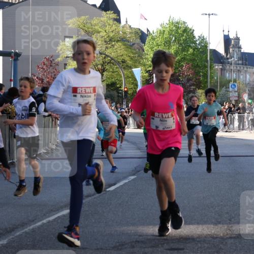 25.04.2025 - Das Zehntel Yannick Fuchs http://msf.ph/oto/7669117 26.04.2025 08:51:29 Ziel 1112, 1113, 1171, 1177, 1621, 1939, 1943, 2010, 2213, 2481, 2505, 2644, 2684, 2700, 2779, 2853, 2907, 2960, 2975, 3049, 3486, 3538, 3720, 3856, 3877 meine-sportfotos.de