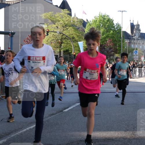 25.04.2025 - Das Zehntel Yannick Fuchs http://msf.ph/oto/7669118 26.04.2025 08:51:29 Ziel 1112, 1113, 1171, 1177, 1621, 1939, 1943, 2010, 2213, 2481, 2505, 2644, 2684, 2700, 2779, 2853, 2907, 2960, 2975, 3049, 3486, 3538, 3720, 3856, 3877 meine-sportfotos.de