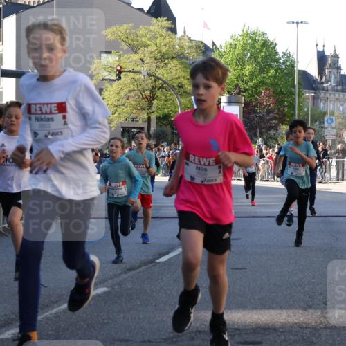 25.04.2025 - Das Zehntel Yannick Fuchs http://msf.ph/oto/7669121 26.04.2025 08:51:29 Ziel 1112, 1113, 1171, 1177, 1621, 1939, 1943, 2010, 2213, 2481, 2505, 2644, 2684, 2700, 2779, 2853, 2907, 2960, 2975, 3049, 3486, 3538, 3720, 3856, 3877 meine-sportfotos.de