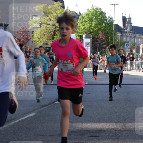 25.04.2025 - Das Zehntel Yannick Fuchs http://msf.ph/oto/7669123 26.04.2025 08:51:29 Ziel 1112, 1113, 1171, 1177, 1621, 1939, 1943, 2010, 2213, 2481, 2505, 2644, 2684, 2700, 2779, 2853, 2907, 2960, 2975, 3049, 3486, 3538, 3720, 3856, 3877 meine-sportfotos.de