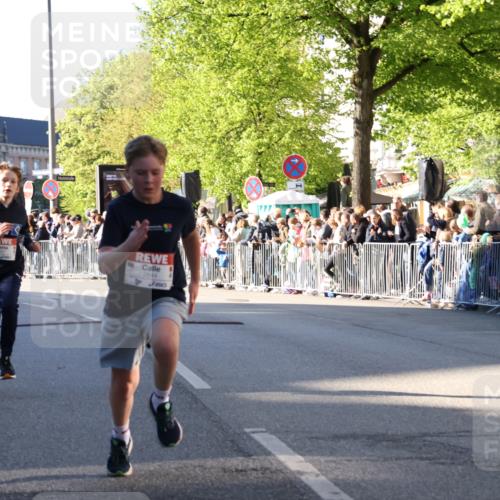 25.04.2025 - Das Zehntel Yannick Fuchs http://msf.ph/oto/7669133 26.04.2025 08:51:31 Ziel 1112, 1113, 1171, 1177, 1621, 1939, 1943, 2213, 2481, 2505, 2644, 2684, 2700, 2779, 2853, 2907, 2960, 2975, 3486, 3538, 3720, 3856, 3873, 3877 meine-sportfotos.de