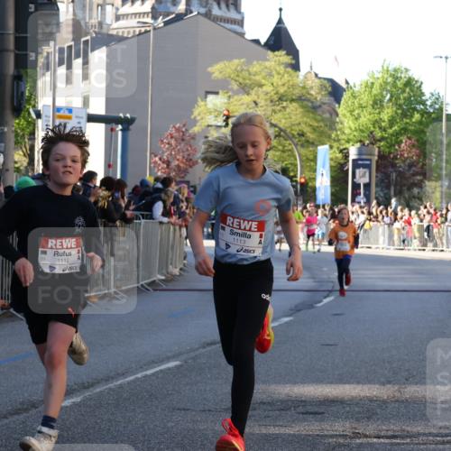 25.04.2025 - Das Zehntel Yannick Fuchs http://msf.ph/oto/7669144 26.04.2025 08:51:35 Ziel 1112, 1113, 1171, 1621, 1939, 2149, 2161, 2481, 2644, 2684, 2700, 2779, 2907, 2960, 2975, 3404, 3450, 3486, 3595, 3720, 3873 meine-sportfotos.de