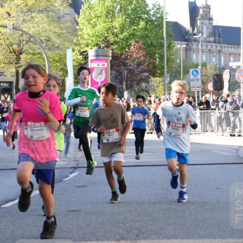 25.04.2025 - Das Zehntel Yannick Fuchs http://msf.ph/oto/7669214 26.04.2025 08:51:46 Ziel 1166, 1176, 1207, 1208, 1232, 1245, 1654, 1788, 2015, 2149, 2161, 2886, 3060, 3404, 3450, 3496, 3516, 3530, 3595, 3873 meine-sportfotos.de